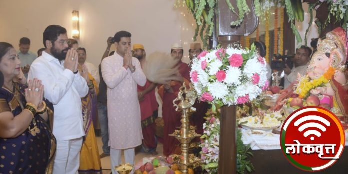 मुख्यमंत्र्यांच्या-वर्षा-निवासस्थानी-श्रींची-प्राणप्रतिष्ठा-1-1140x570