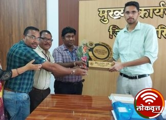 कुमार आशीर्वाद मुख्य कार्याकारी अधिकारी यांचा नाविण्यपूर्ण फुलोरा उपक्रमासाठी सन्मानचिन्ह देऊन सत्कार