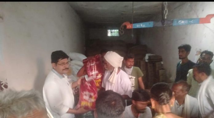 रविवारी सुद्धा गोरगरिबांची दिवाळी गोड करण्यासाठी रेशन दुकान उघडी ठेवा – नगर सेवक आशीष पिपरे