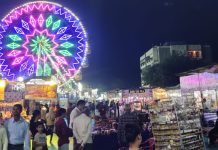 गडचिरोलीतील मीनाबाजारातून शहरवासीय लुटतायेत आनंद,