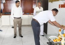 संताजी जगनाडे महाराज यांना जिल्हा प्रशासनाद्वारे अभिवादन