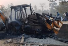 गडचिरोलीत नक्षल्यांनी केली वाहनांची जाळपोळ