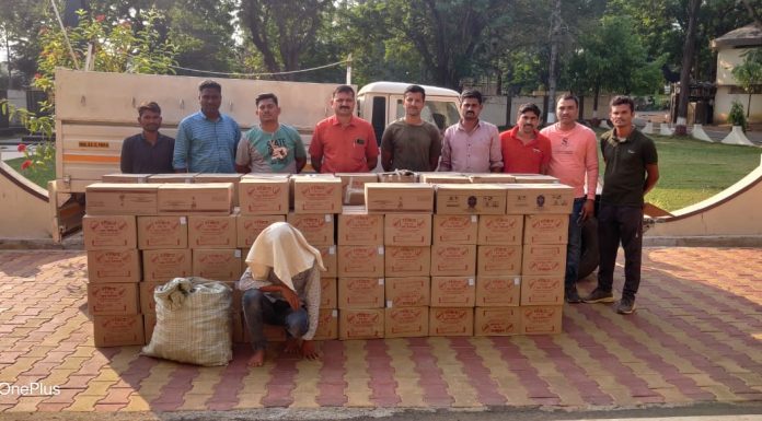 गडचिरोली पोलीस मोठी कारवाई पकडली १७,८१,६०० रु. ची दारु.