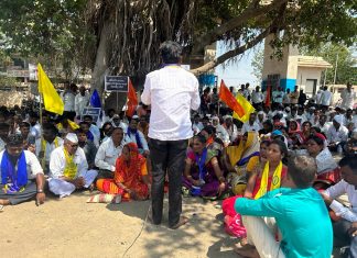 प्रस्थापित निवडणूका आल्या नंतरच आपला फड उभा करतात आम्ही मात्र जनतेच्या प्रश्नासाठी कायम रस्त्यावर -प्रा किसन चव्हाण