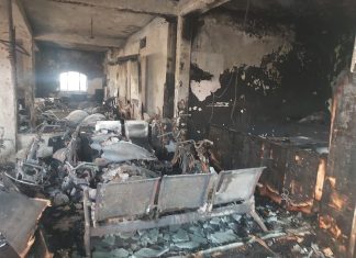 कोरपना येते हिरो शोरूमला भीषण आग