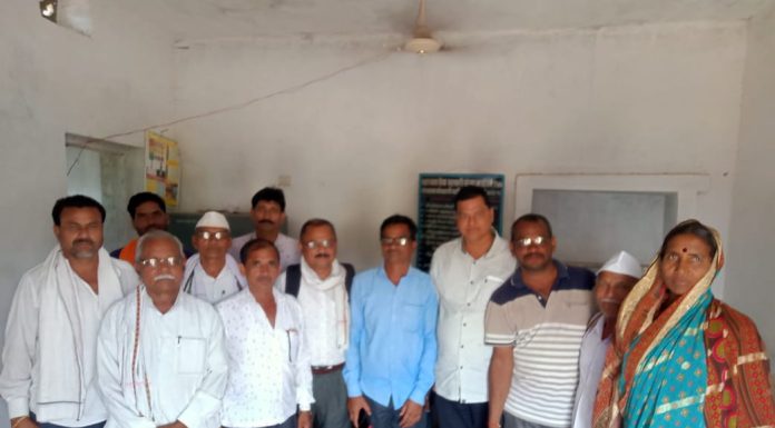 सेवा सहकारी संस्थेच्या अध्यक्षपदी कबीरदास आभारे तर उपाध्यक्षपदी खेमदेव आभारे यांची अविरोध निवड