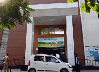 दुचाकीवरील दोघांनाही हेल्मेट बंधनकारक