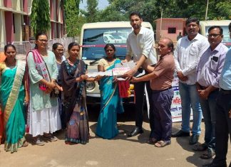 मानव विकास मिशनअंतर्गत ग्रामसंघांना TATA ACE वाहनाचे वितरण