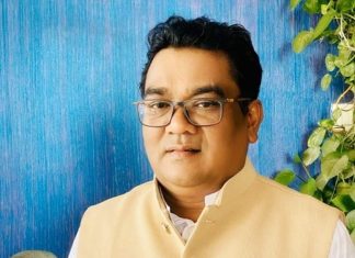 दैनिक लोकमत समूहातर्फे आमदार डॉ. देवराव होळी लोकनायक पुरस्काराने सन्मानित