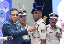 लोनबले पोलिस विरता पदकाने सन्मानित