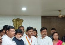 बॉक्सिंग नॅशनल विजेता रमण मसराम गडचिरोली जिल्ह्यातून महाराष्ट्राचा सन्मान… मा. ना. उदयजी सामंत, उद्योग मंत्री, महाराष्ट्र यांच्या हस्ते सत्कार.