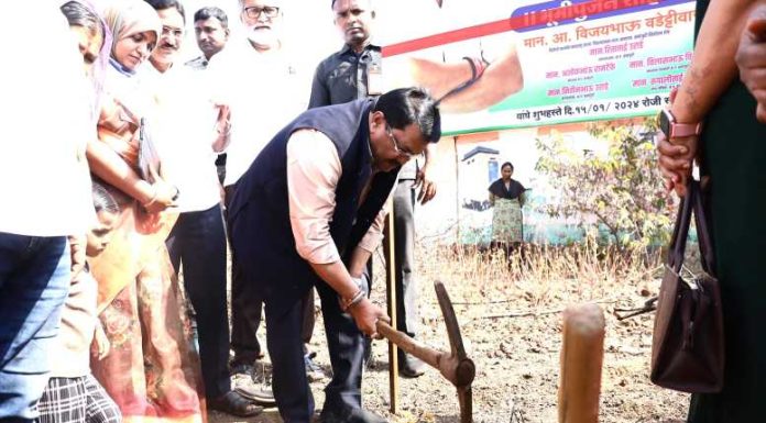 विरोधी पक्षनेते विजय वडेट्टीवार यांच्या हस्ते दीड कोटी रुपयांच्या विकासकामाचे भुमीपूजन