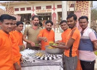 आकाश भुके मित्रपरिवारातर्फे पोटेगाव येथे महाप्रसाद वितरण