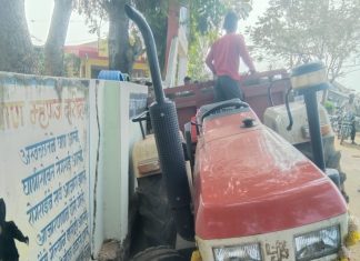 अवेद्य रेती तस्करीच्या ट्रॅक्टरचा अपघात ; चालक जागेतच ठार