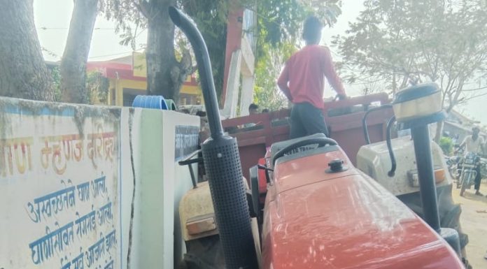 अवेद्य रेती तस्करीच्या ट्रॅक्टरचा अपघात ; चालक जागेतच ठार