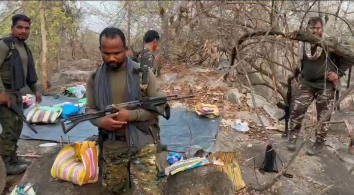 गडचिरोली पोलिसांनी केला गडचिरोली-छत्तीसगड सीमेवरिल माओवादी कॅम्पचा पर्दाफाश