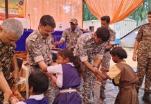 गडचिरोली पोलीस दलाच्या वरीष्ठ अधिकायांनी दुर्गम भागात रक्षाबंधन केली साजरी