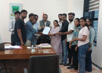 कॅरी फॉरवर्ड लागू करा: तनुश्री आत्राम व विद्यार्थी संघाची मागणी