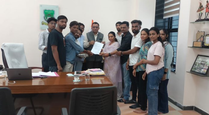 कॅरी फॉरवर्ड लागू करा: तनुश्री आत्राम व विद्यार्थी संघाची मागणी