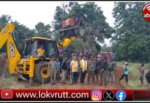 उपपोलीस स्टेशन कसनसुर पोलिसांच्या मदतीने रस्त्यावरील खड्डे बुजविले