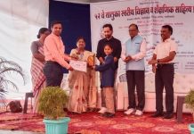 ओजस्वी हुलके हीची जिल्हास्तरीय विज्ञान प्रदर्शनासाठी निवड