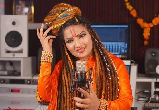 भगवा रंग भजन गायिका शहनाज अख्तर शिवजयंतीला गडचिरोलीत