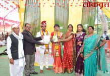 संविधानाच्या भेटीने विवाह सोहळा ठरला सामाजिक संदेशाचा प्रसारक