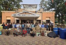 गडचिरोलीत अवैध दारू कारखान्यावर पोलीसांचा छापा ; 39 लाखांचा मुद्देमाल जप्त