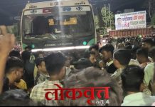 सुरजागड लोहखनिज वाहतुकीचा आणखी एक बळी : गडचिरोलीच्या मुख्य चौकात भीषण अपघात, युवक ठार