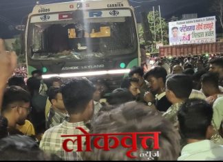 सुरजागड लोहखनिज वाहतुकीचा आणखी एक बळी : गडचिरोलीच्या मुख्य चौकात भीषण अपघात, युवक ठार