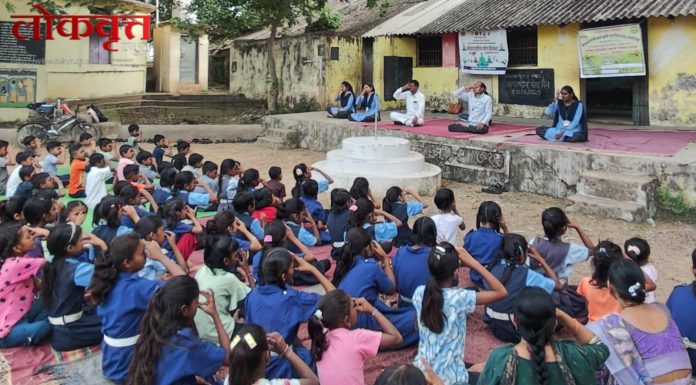 योगशक्तीचा जागर : तळोधी(मों) येथे विद्यार्थिनींच्या पुढाकाराने योगशिबिराचे आयोजन