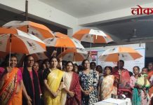 अजितदादा पवार यांच्या वाढदिवसानिमित्त मार्खंडा येथे छत्री वाटप;