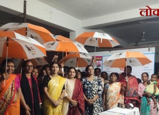 अजितदादा पवार यांच्या वाढदिवसानिमित्त मार्खंडा येथे छत्री वाटप;