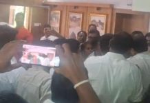 शिंदे गटात गडचिरोलीत गोंधळ : दोन जिल्हाप्रमुखांमध्ये सर्किट हाऊसमध्ये हाणामारी