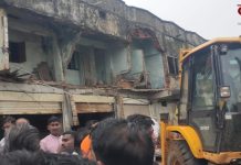 आरमोरीत दुचाकी शोरूमची भिंत कोसळली; तिघांचा मृत्यू, तिघे जखमी