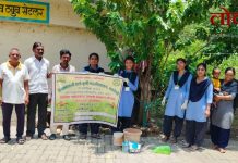 शेतकऱ्यांना बोर्डो मिश्रणाचे प्रात्यक्षिक ; पिक संरक्षणासाठी ग्रामीण कृषी कार्यानुभव कार्यक्रम