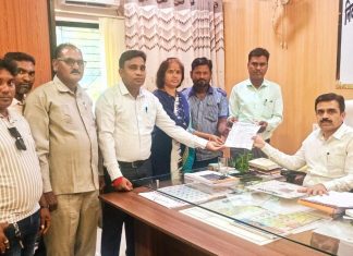 पारंपरिक गटई ठेल्यांऐवजी आधुनिक व्यवसाय साधनांची तरतूद करा ;