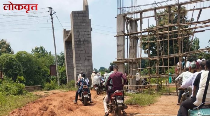 प्रवेशद्वार बांधकामामुळे गोगाववासीयांचे हाल – पर्यायी मार्गावर चिखल