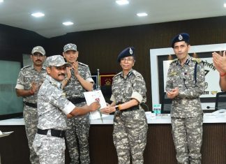 सी-६० जवान, अपर पोलीस अधीक्षकांचा पोलीस महासंचालक रश्मि शुक्ला यांच्या हस्ते गौरव