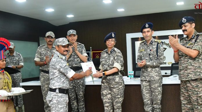 सी-६० जवान, अपर पोलीस अधीक्षकांचा पोलीस महासंचालक रश्मि शुक्ला यांच्या हस्ते गौरव
