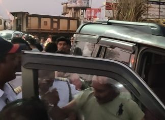 गडचिरोली : इंदिरा गांधी चौकात भीषण अपघात, स्कॉर्पिओने दुचाकीस्वह ओढत नेले