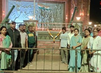 लाल किल्ला बॉम्बस्फोटातील हुतात्म्यांना कारगिल चौकात मेणबत्ती लावून श्रद्धांजली