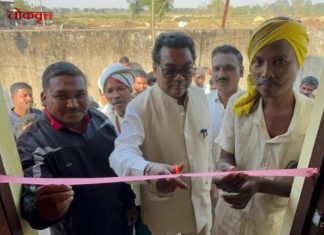 माजी आमदार डॉ. देवराव होळी यांच्या हस्ते मुडझा येथील नव्या वाचनालयाचे उद्घाटन