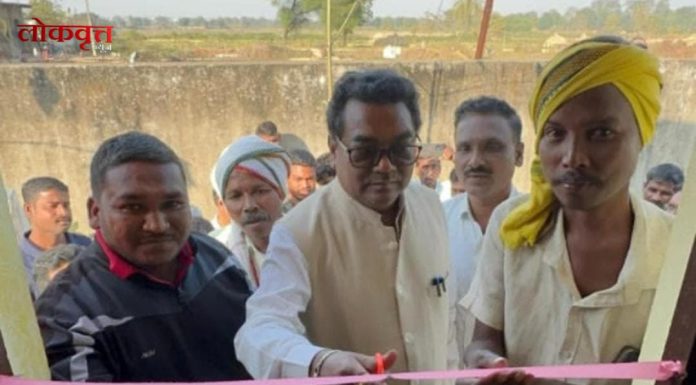 माजी आमदार डॉ. देवराव होळी यांच्या हस्ते मुडझा येथील नव्या वाचनालयाचे उद्घाटन