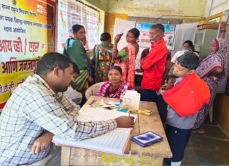 सुशीला बहुउद्देशीय संस्थेच्या वतीने निकतवाडा येथे मोफत आरोग्य शिबिर