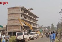 अहेरीत माजी जि. प. अध्यक्ष कंकडालवारांच्या बेकायदेशीर इमारतीवर बुलडोझर