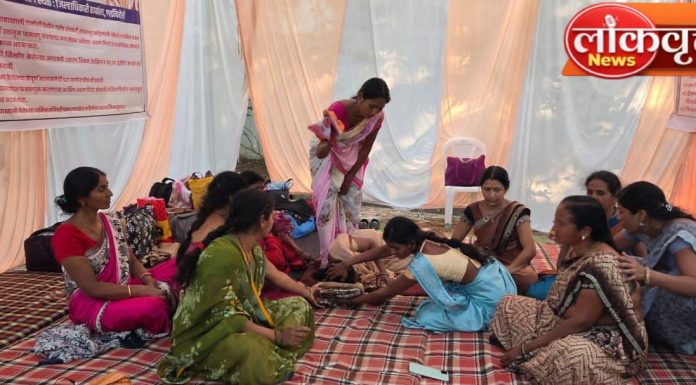 थातूरमातूर चौकशीचा आरोप; चामोर्शीतील महिलांचे आमरण उपोषण तीव्र, दोघी रुग्णालयात