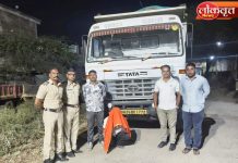 पहाटेची कारवाई : कुंडलवाडीत अवैध वाळू वाहतूक करणारा हायवा जप्त, २५.३० लाखांचा मुद्देमाल ताब्यात
