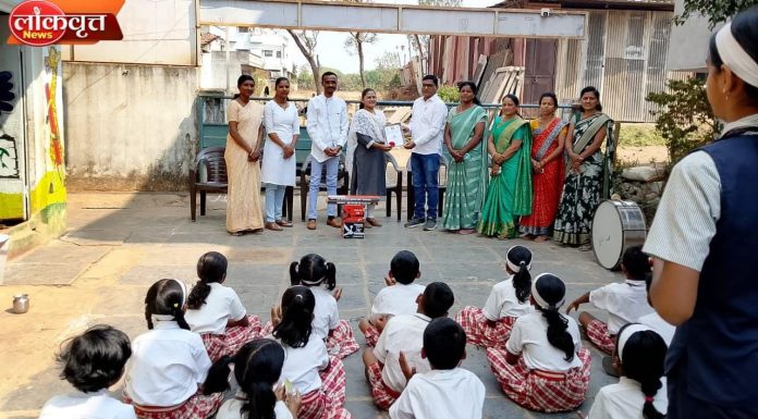 प्रफुल्लित केंद्राचा स्तुत्य उपक्रम : कै. मीनाताई ठाकरे विद्यालयाला दोन सीलिंग फॅनची भेट