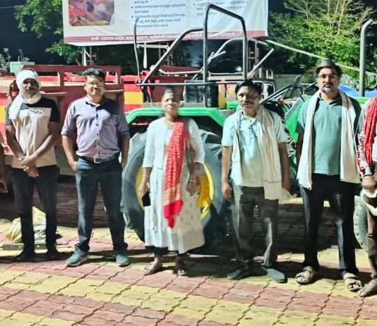 महसूल विभागाची धडक कारवाई, अवैध रेती वाहतूक करणारे दोन ट्रॅक्टर जप्त